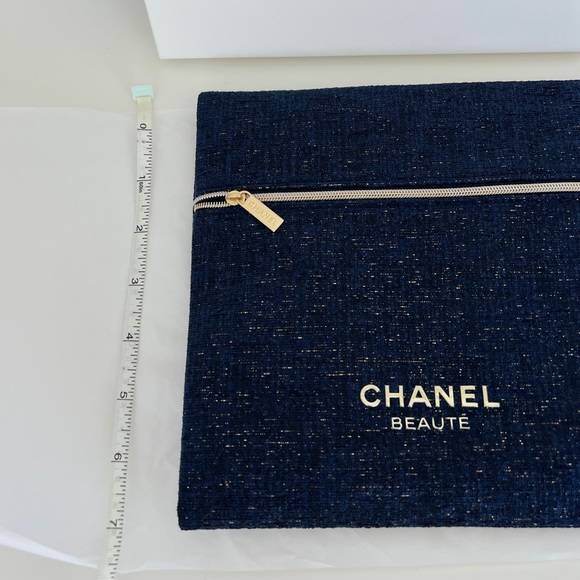 Chanel Tweed Makeup Bag💙 - Picture 3 of 3